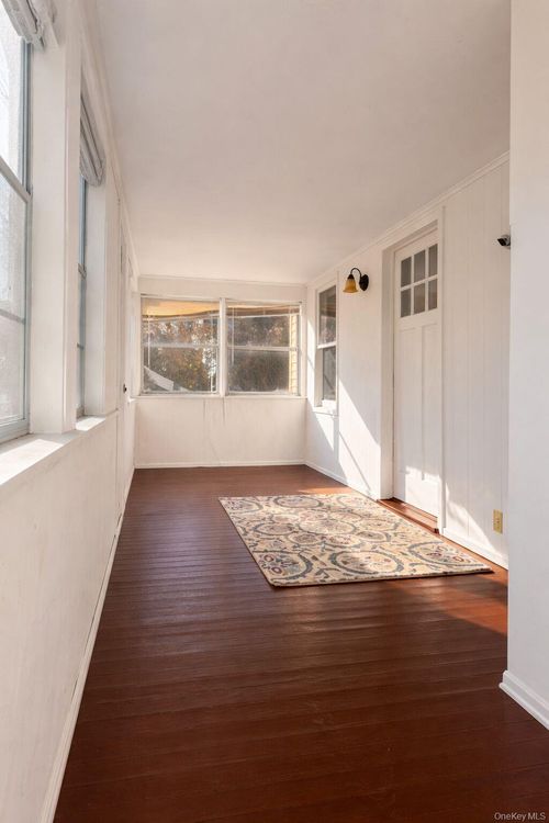 31 Oakland Ave, Port Jefferson Station, NY, 11776-1411 | Card Image