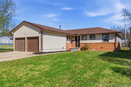 5715 E 28th Street, Tulsa, OK, 74114 | Card Image