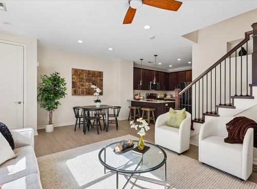 1633 Grand Ave, Des Moines, IA, 50309-3024 | Card Image