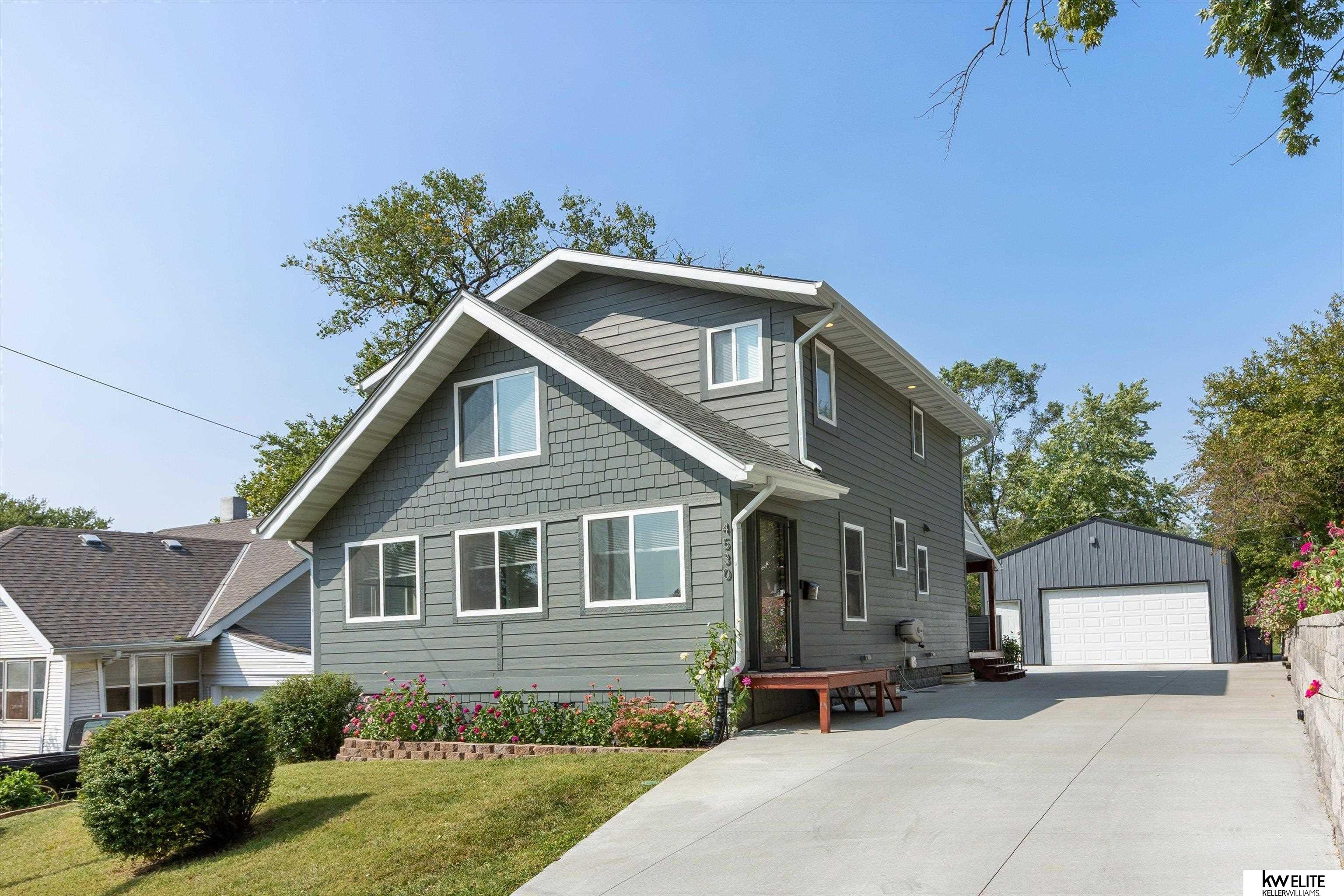 Charles St, Omaha, NE 68132