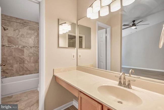 1657 Oak Spring Way, Townhouse with 3 bedrooms, 4 bathrooms and null parking in Reston VA | Image 13