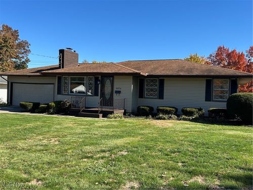 6074 Frontier Dr, Youngstown, OH, 44514-1871 | Card Image