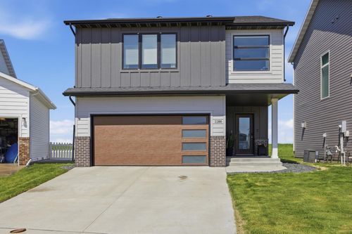 1186 Albert Ct W, West Fargo, ND, 58078-8544 | Card Image