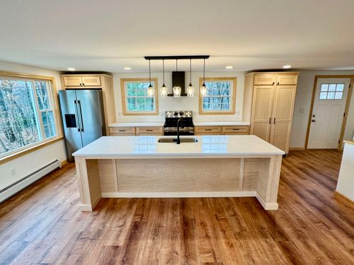 122 Raymond Ave, Newport, VT, 05855-1948 | Card Image