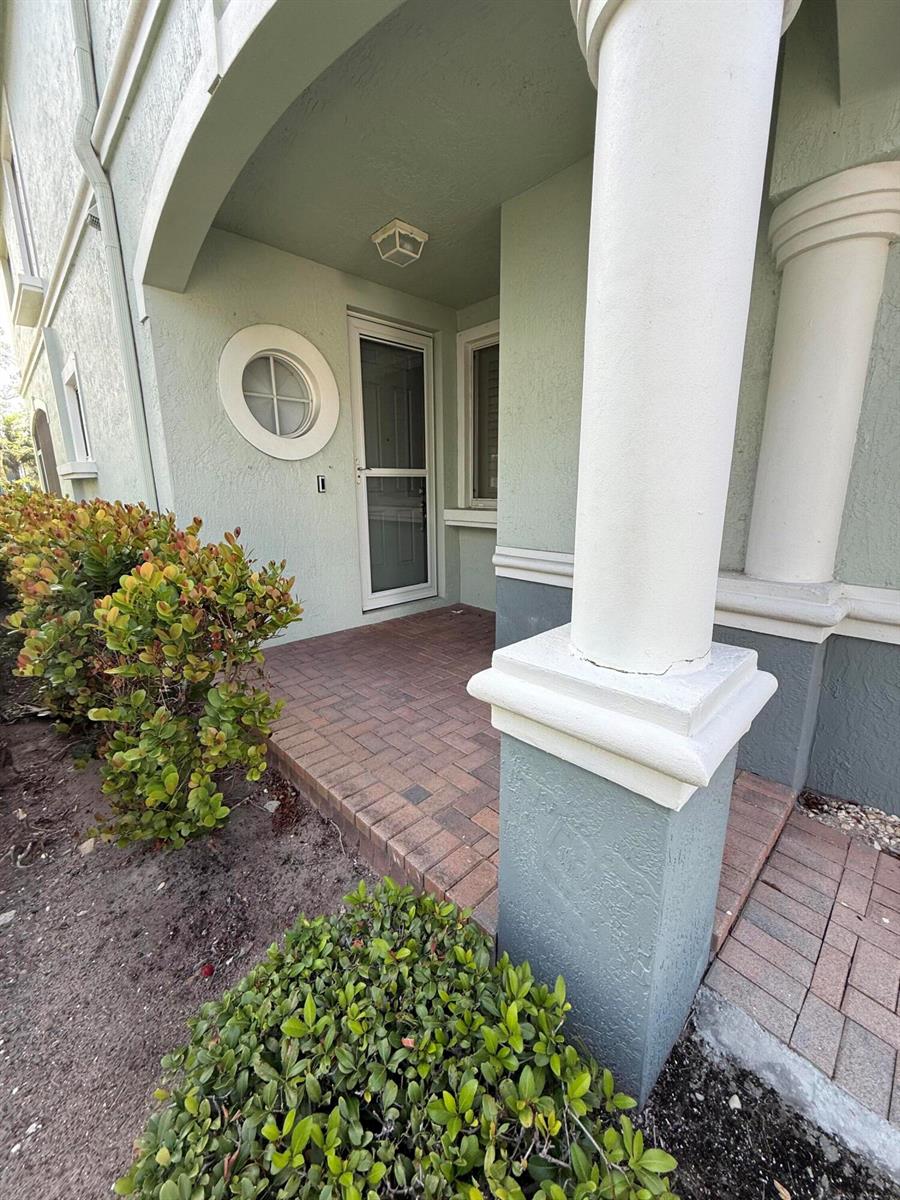 Residential Lease in Riviera Beach 3