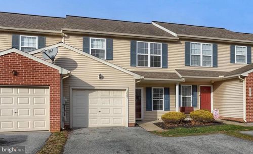 2005 Greystone Dr, LEBANON, PA, 17042-4601 | Card Image