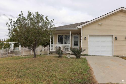 2137 Killdeer Rd, Junction City, KS, 66441-4846 | Card Image