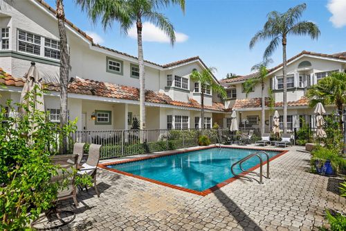 apt-2-633 Ne 9th Ave, Fort Lauderdale, FL, 33304-4699 | Card Image