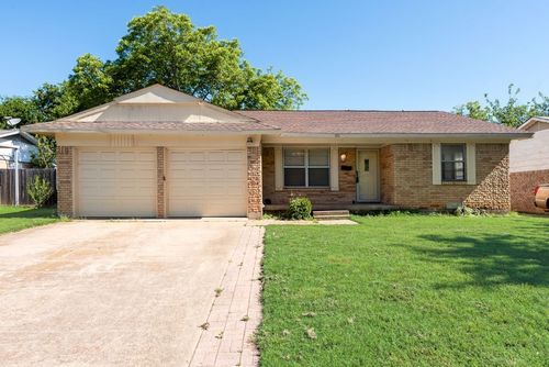 311 Azalea Ln, Duncanville, TX, 75137-2435 | Card Image