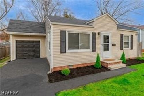 2441 Malden Rd, Cleveland, OH, 44121-1104 | Card Image