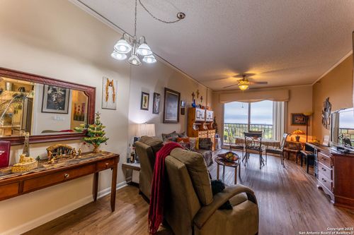 apt-701-1 Towers Park Ln, San Antonio, TX, 78209-6421 | Card Image