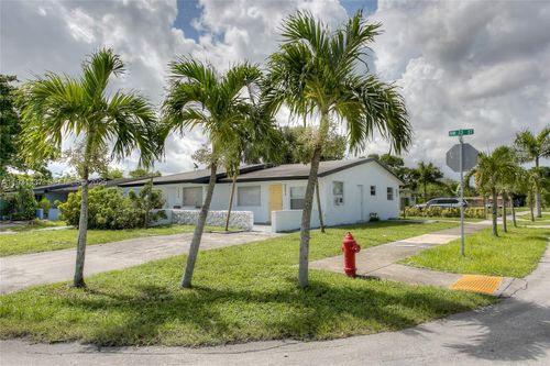 3030 Nw 13th St, Fort Lauderdale, FL, 33311-5010 | Card Image