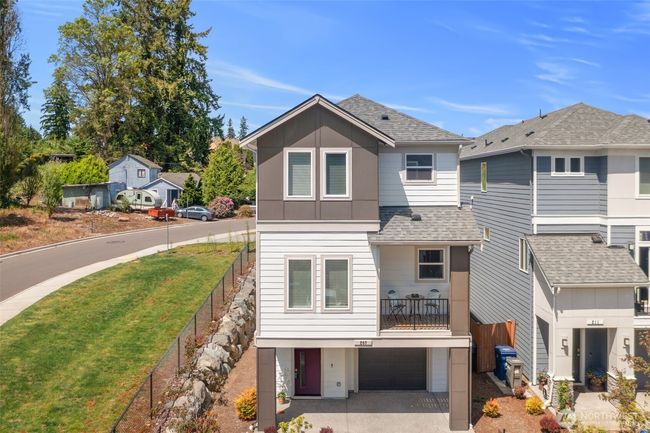 EH49 - 207 207 Th St Se, House other with 3 bedrooms, 3 bathrooms and 2 parking in Bothell WA | Image 4