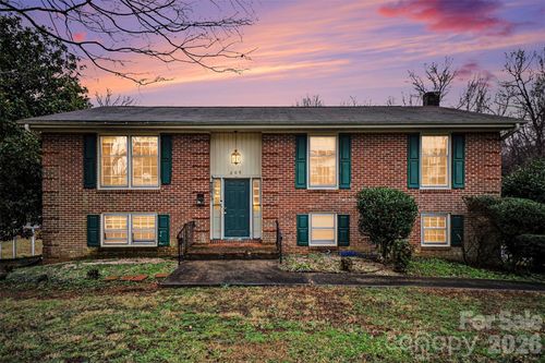 209 Windover Dr, Forest City, NC, 28043-3322 | Card Image