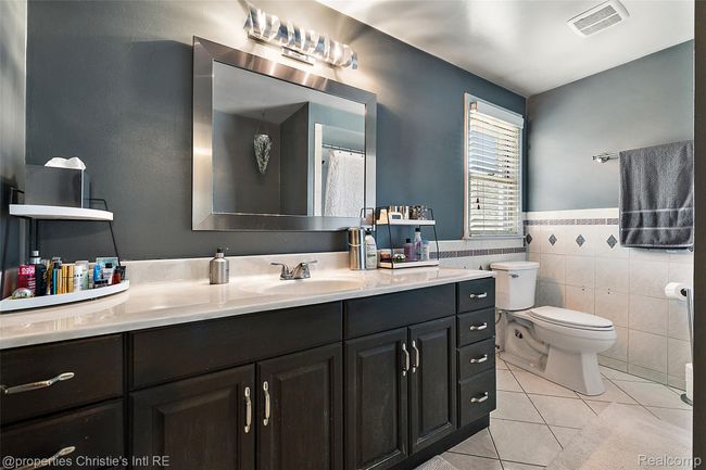 46-2023 Roslyn Rd-46.jpg | Image 5