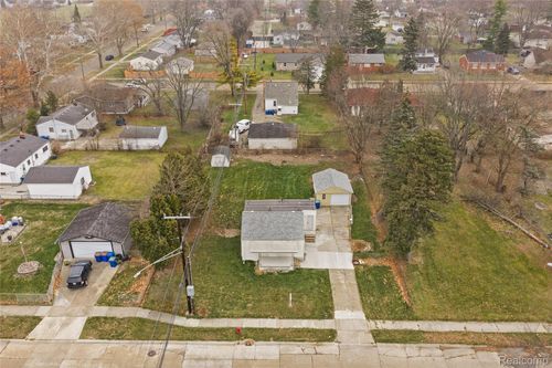 21118 Wellington Ave, Warren, MI, 48089-5150 | Card Image