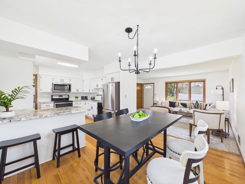 9952 95th Ave N, Maple Grove, MN, 55369-3801 | Card Image