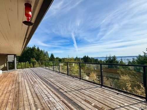4XX5 Almondel Crt, West Vancouver, BC, V7V4V4 | Card Image