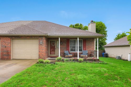 104 Bay Hill Dr, Winchester, KY, 40391-8545 | Card Image