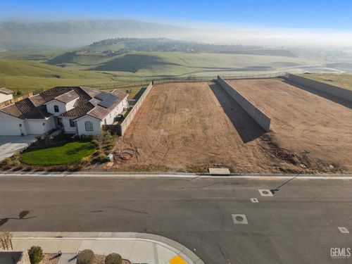 6801 Aquamarine Dr, Bakersfield, CA, 93306 | Card Image