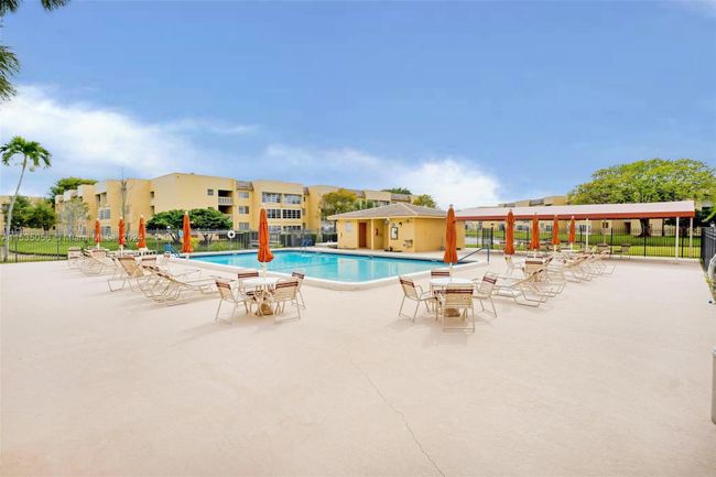 APT-302 - 6070 Nw 64 Th Ave, Condo with 2 bedrooms, 2 bathrooms and null parking in Tamarac FL | Image 32