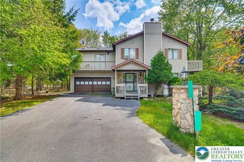 7901 Sleepy Hollow Dr, Coolbaugh Twp, PA, 18466-3385 | Card Image