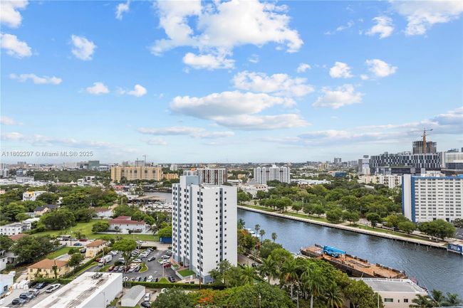 APT-1715 - 10 Sw South River Dr, Condo with 2 bedrooms, 1 bathrooms and null parking in Miami FL | Image 15
