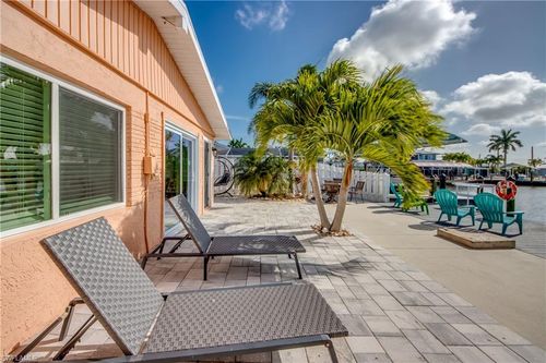 2589 Bayshore Dr, MATLACHA, FL, 33993 | Card Image