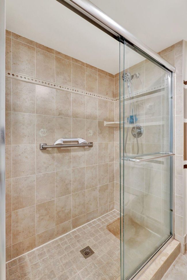 APT-104 - 7449 Glendevon Ln, Condo with 2 bedrooms, 2 bathrooms and null parking in Delray Beach FL | Image 19
