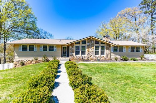 5413 Yosemite Trl, Knoxville, TN, 37909-1852 | Card Image