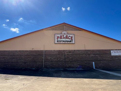 605 W Collin Raye Dr, De Queen, AR, 71832-2019 | Card Image