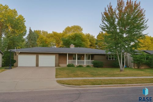 4108 S Teakwood Ave, Sioux Falls, SD, 57103-5240 | Card Image