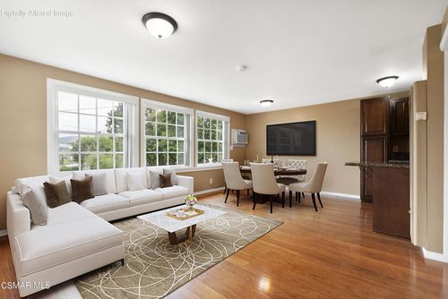 2905 Foothill Dr, Thousand Oaks, CA, 91361-4906 | Card Image