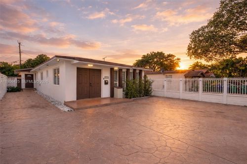 3210 Sw 24th Ter, Miami, FL, 33145-3138 | Card Image