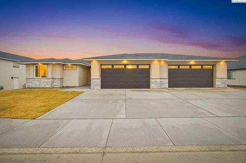 825 Thebes St, West Richland, WA, 99353-7506 | Card Image