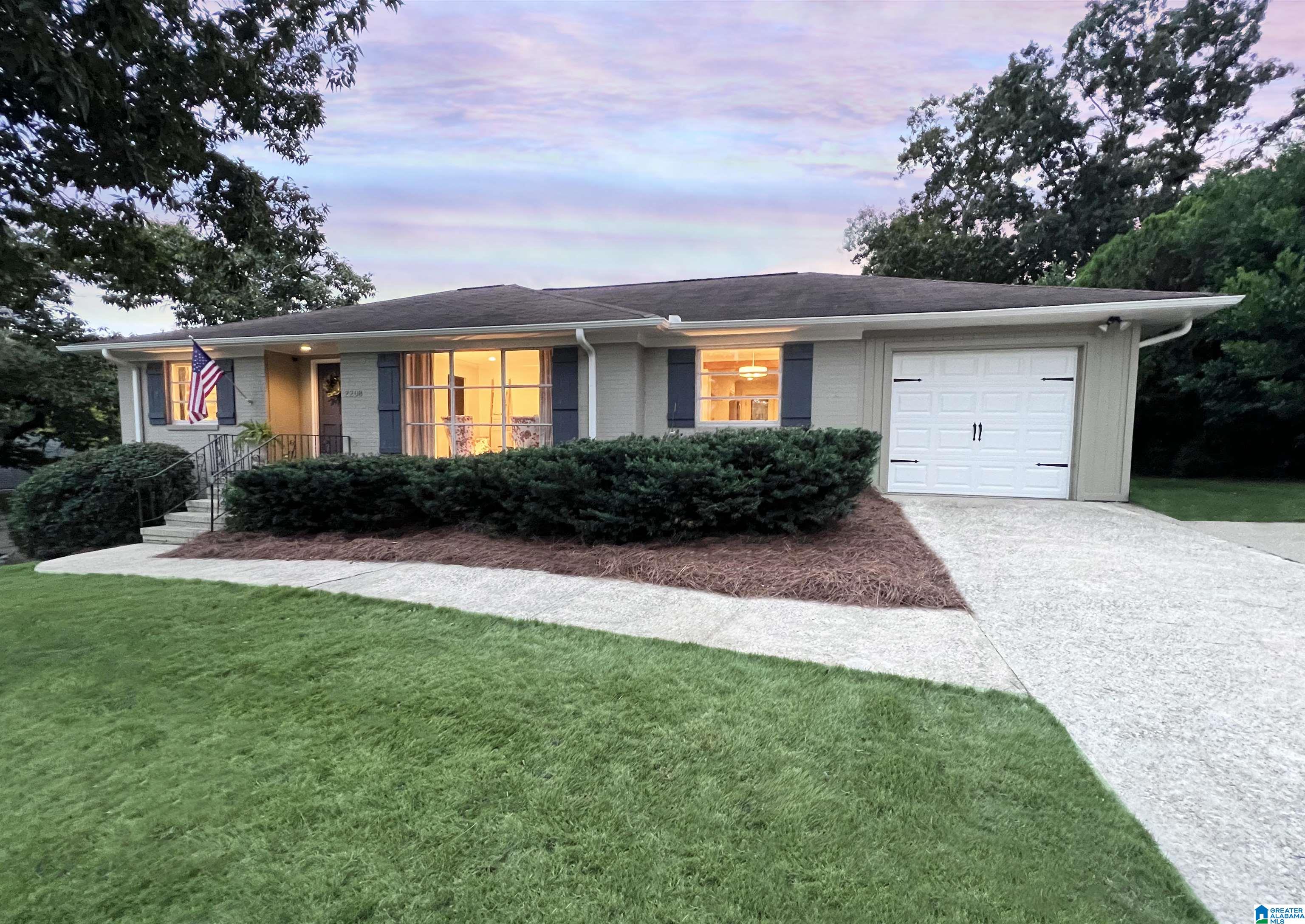 Brookdale Ln, Vestavia Hills, AL 35216