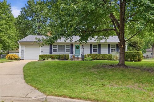 5515 Roeland Dr, Roeland Park, KS, 66205-2820 | Card Image