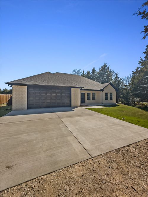 905 W Cardinal St, Ector, TX, 75439-1201 | Card Image