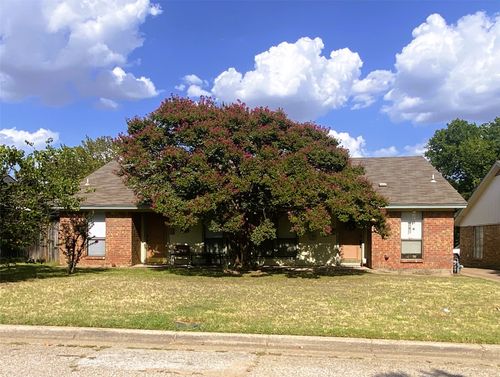1107 Park St, Arlington, TX, 76011-4817 | Card Image