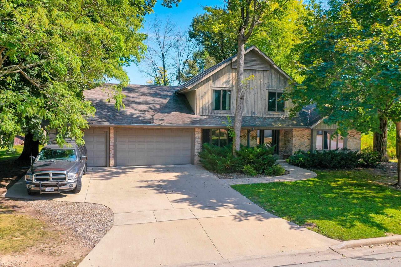 Garnet Ct, Menasha, WI 54952