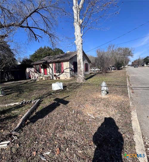 795 E Mather St, New Braunfels, TX, 78130-4340 | Card Image