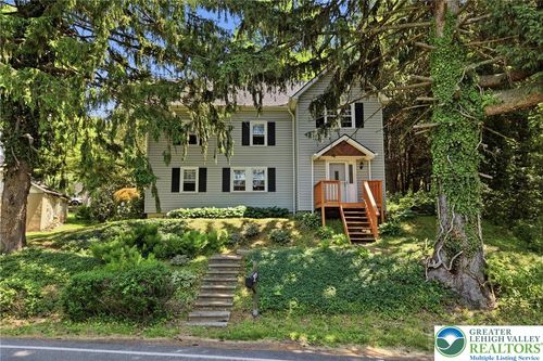 1480 Pennsylvania Ave, Emmaus, PA, 18049-3520 | Card Image