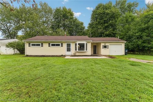 1994 Pinewood Dr, Brunswick, OH, 44212-4058 | Card Image