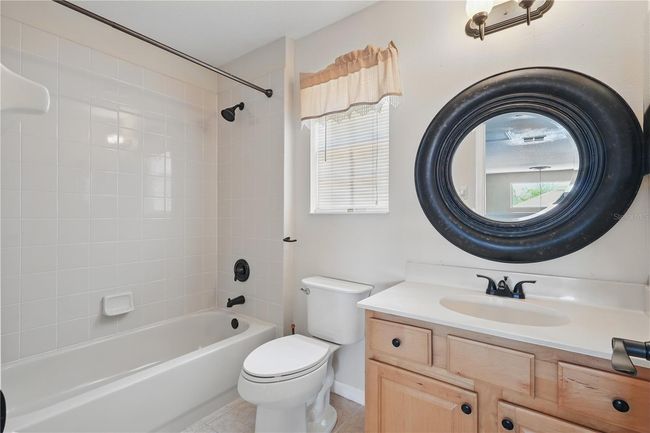 Upstair Bath | Image 20