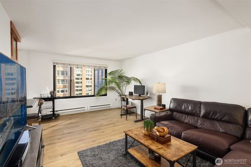1112-1105 Spring St, Seattle, WA, 98104-3518 | Card Image