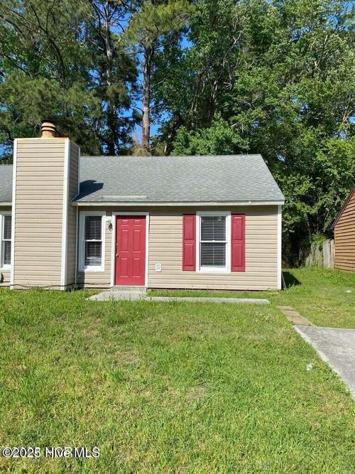 131 Corey Cir, Jacksonville, NC, 28546-7711 | Card Image