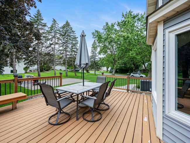 Beautiful Back Deck | Image 46