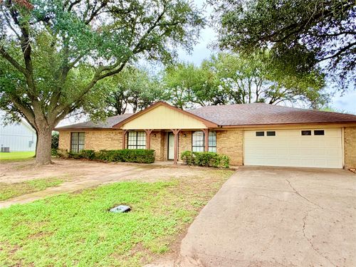 207 Nashua St, Groesbeck, TX, 76642-1975 | Card Image