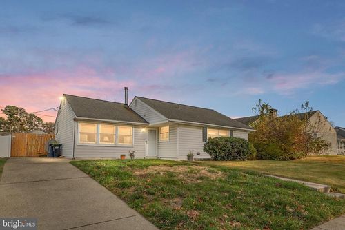 122 Rita Rd, NEW CASTLE, DE, 19720-1704 | Card Image