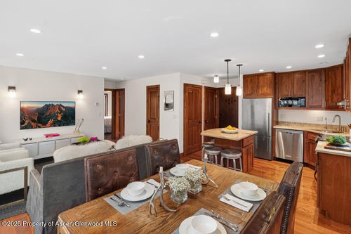 309-725 E Main St, Aspen, CO, 81611-2035 | Card Image